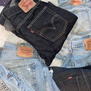 Men Levi’s all 6 pair